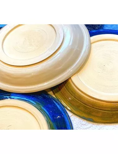 Dessert Ton-Teller - beige Herzen auf blau von vorne