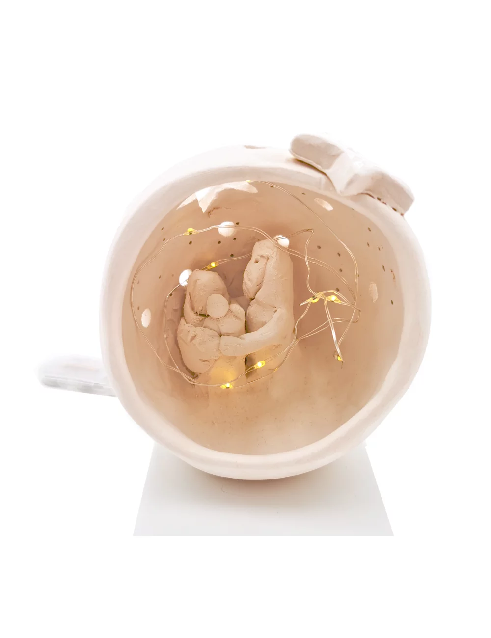 Kleine Kugel-Krippe aus Ton - Weihnachtskrippe Maria, Josef & Kind Szene 2 für Weihnachten Kleine Kugel-Krippe aus Ton - Weihnachtskrippe Maria, Josef & Kind Szene 2 für Weihnachten