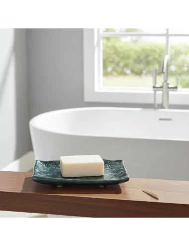 Seifenschale Ton rechteckig azur bronze vor Badwanne