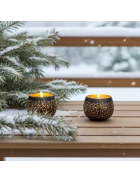 Teelicht & Goldlicht - Teelichtschale Ball gelocht anthrazit-gold 12 cm - zwei Teelichter auf Terrasse im Winter