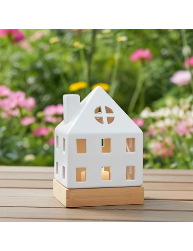 Lichthaus - Teelicht Haus - Dekoration Weihnachten - weiss-glänzend - 17.7 cm vor weisser Wand